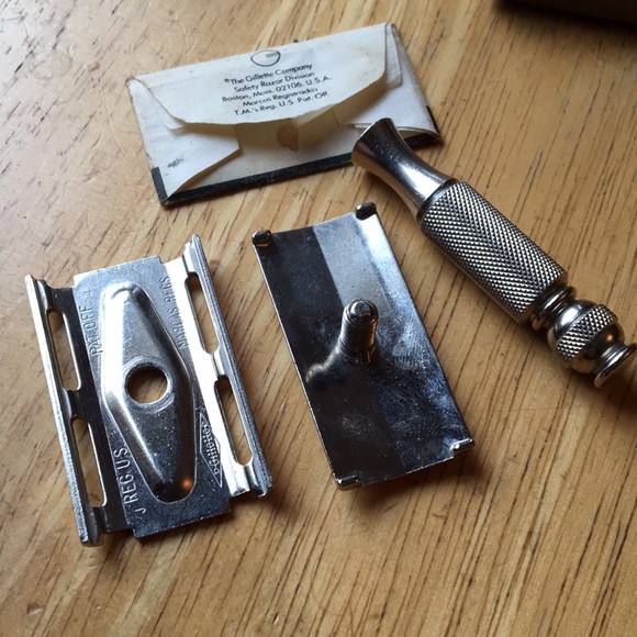 Vintage Gillette double edge razor J4 short handle travel kit mirror brass case - Picture 11 of 16